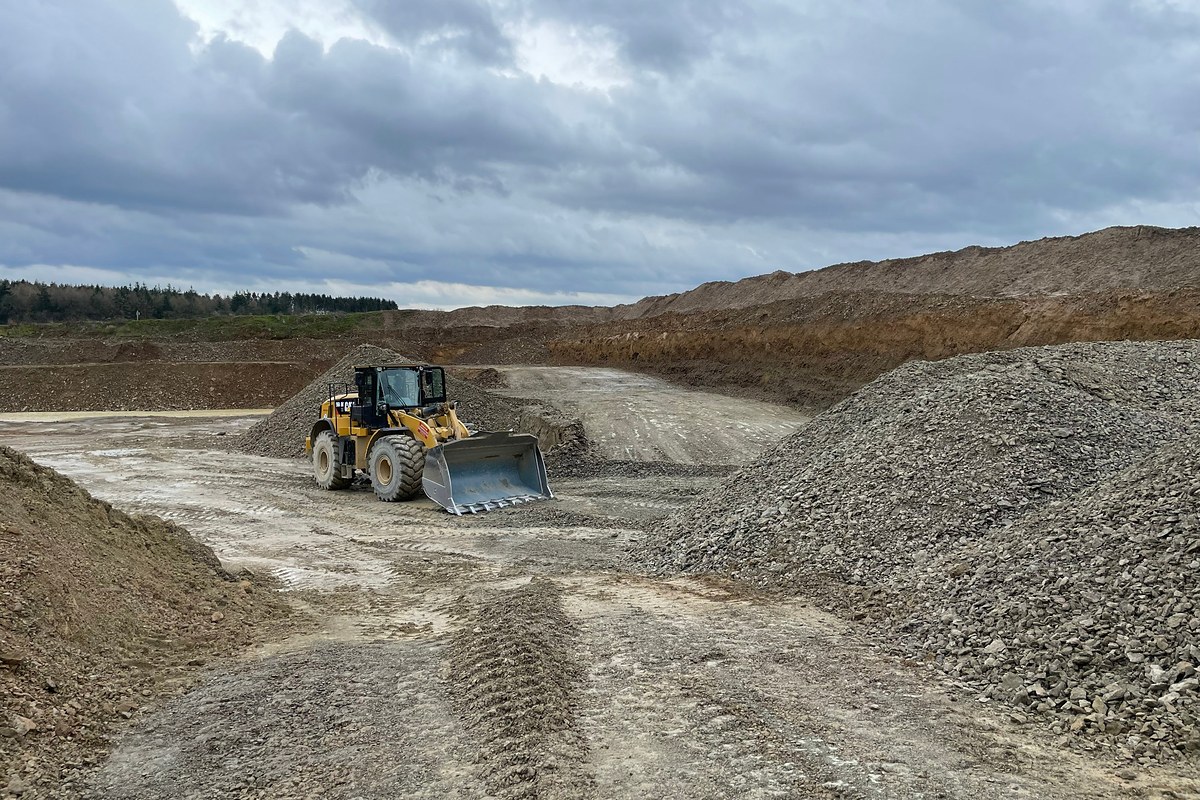 Rotbrauner Schieferton aus der Lagerstätte Achmer